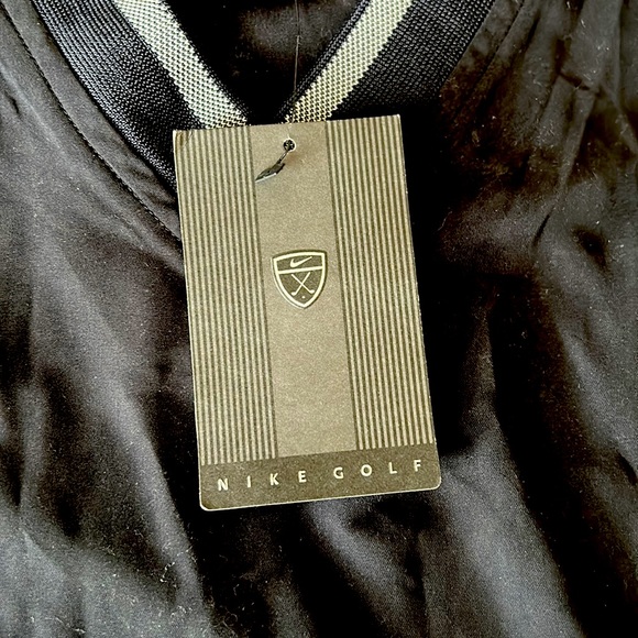 Nike Golf Lightweight pullover Vest in Size Large - Picture 3 of 8